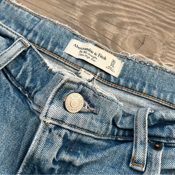ABERCROMBIE & FITCH Curve Love Stretch Ultra High Rise 90s Straight Blue Jean - Picture 15 of 16